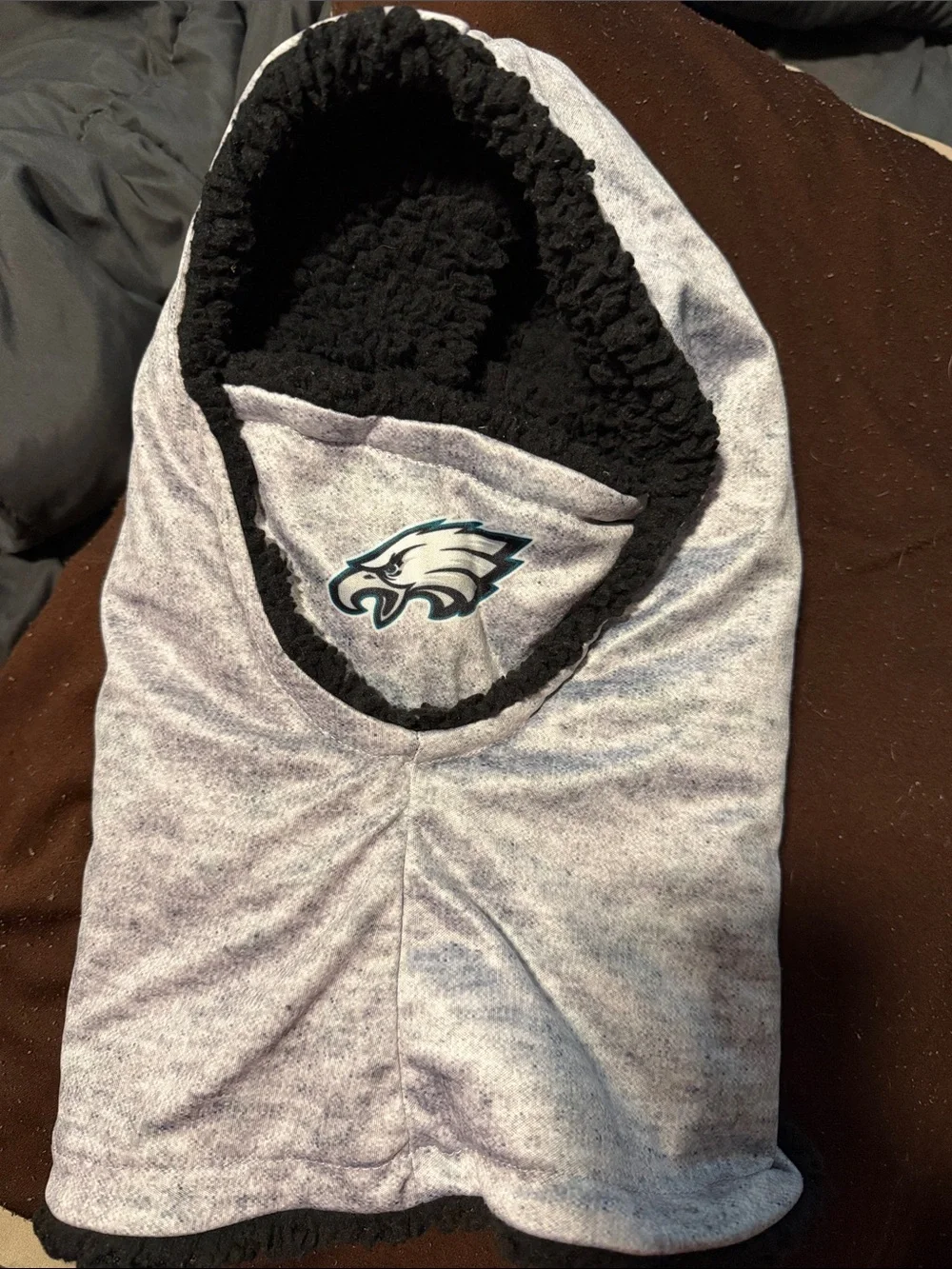 EAGLES 🦅 Gray Sherpa-Lined Hooded Wrap